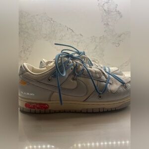 Nike Dunk Low
Off-White Lot 10